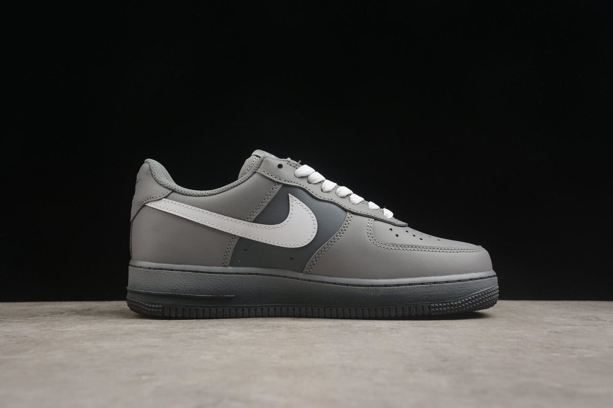 Fabrika Supply Air Force 1 ’07 Dark Grey / White | sapatilhas Sole Rua