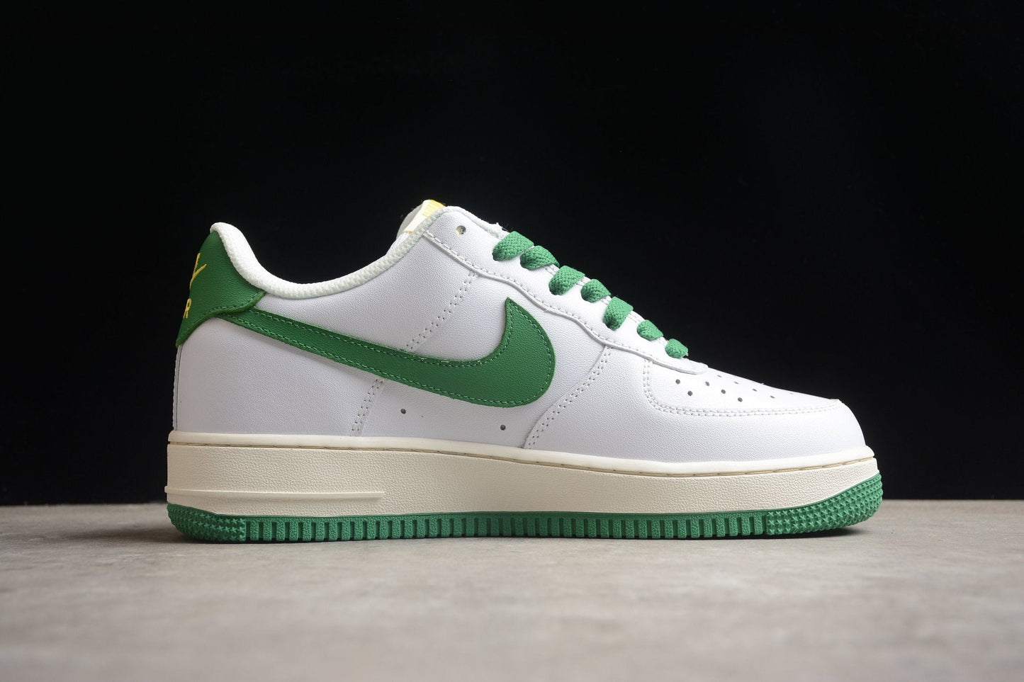 Fabrika Supply Air Force 1 ’07 White / Green | sapatilhas Sole Rua