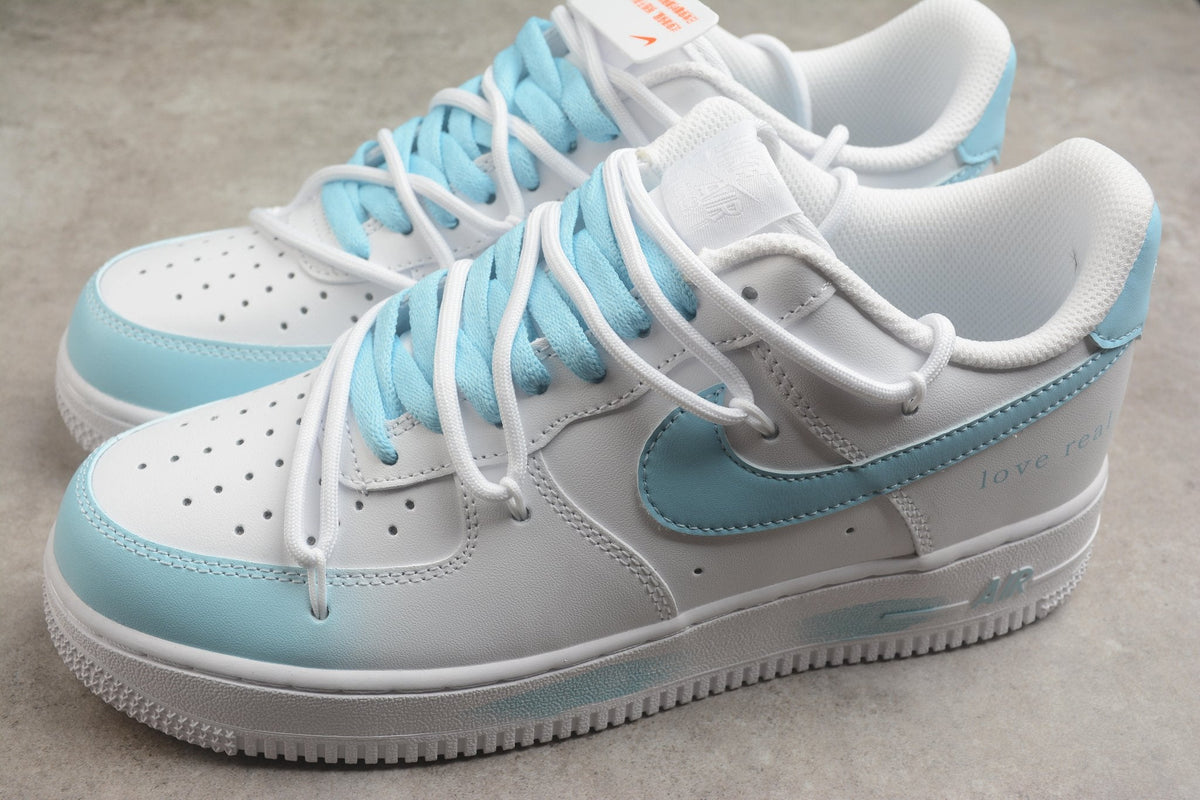 Fabrika Supply Air Force 1 Low “Love Real” White / Sky Blue | sapatilhas Sole Rua