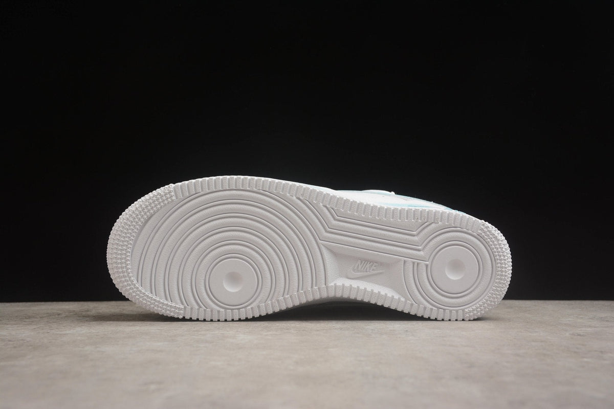 Fabrika Supply Air Force 1 Low “Love Real” White / Sky Blue | sapatilhas Sole Rua