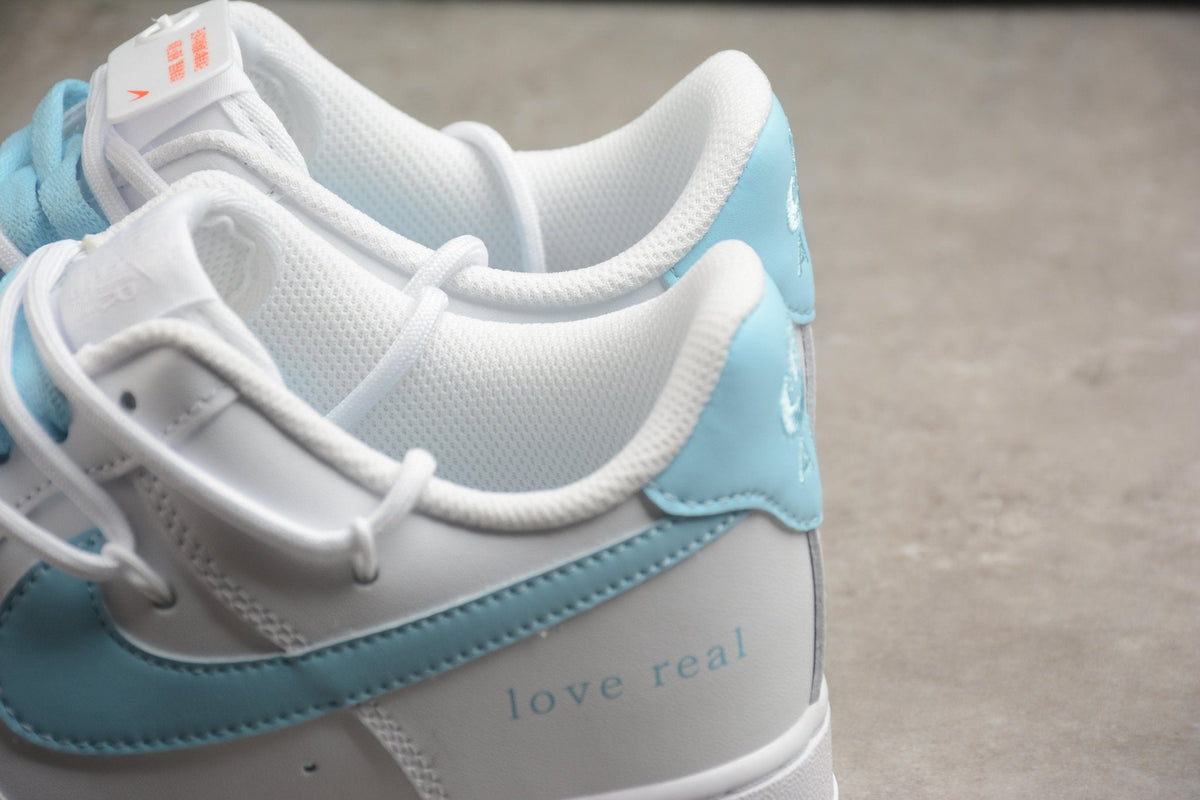 Fabrika Supply Air Force 1 Low “Love Real” White / Sky Blue | sapatilhas Sole Rua