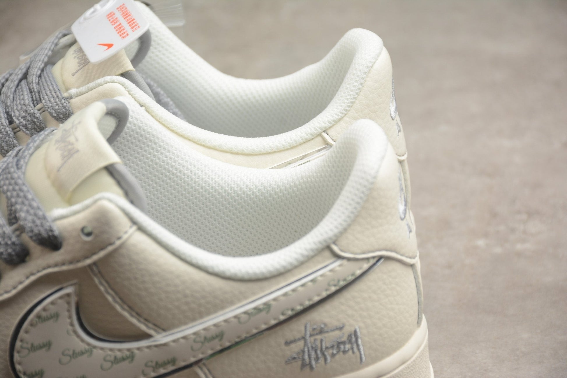 Fabrika Supply Air Force 1 Low x Stüssy Beige / Grey | sapatilhas Sole Rua