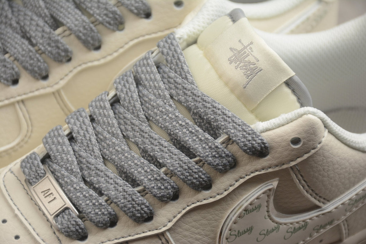 Fabrika Supply Air Force 1 Low x Stüssy Beige / Grey | sapatilhas Sole Rua