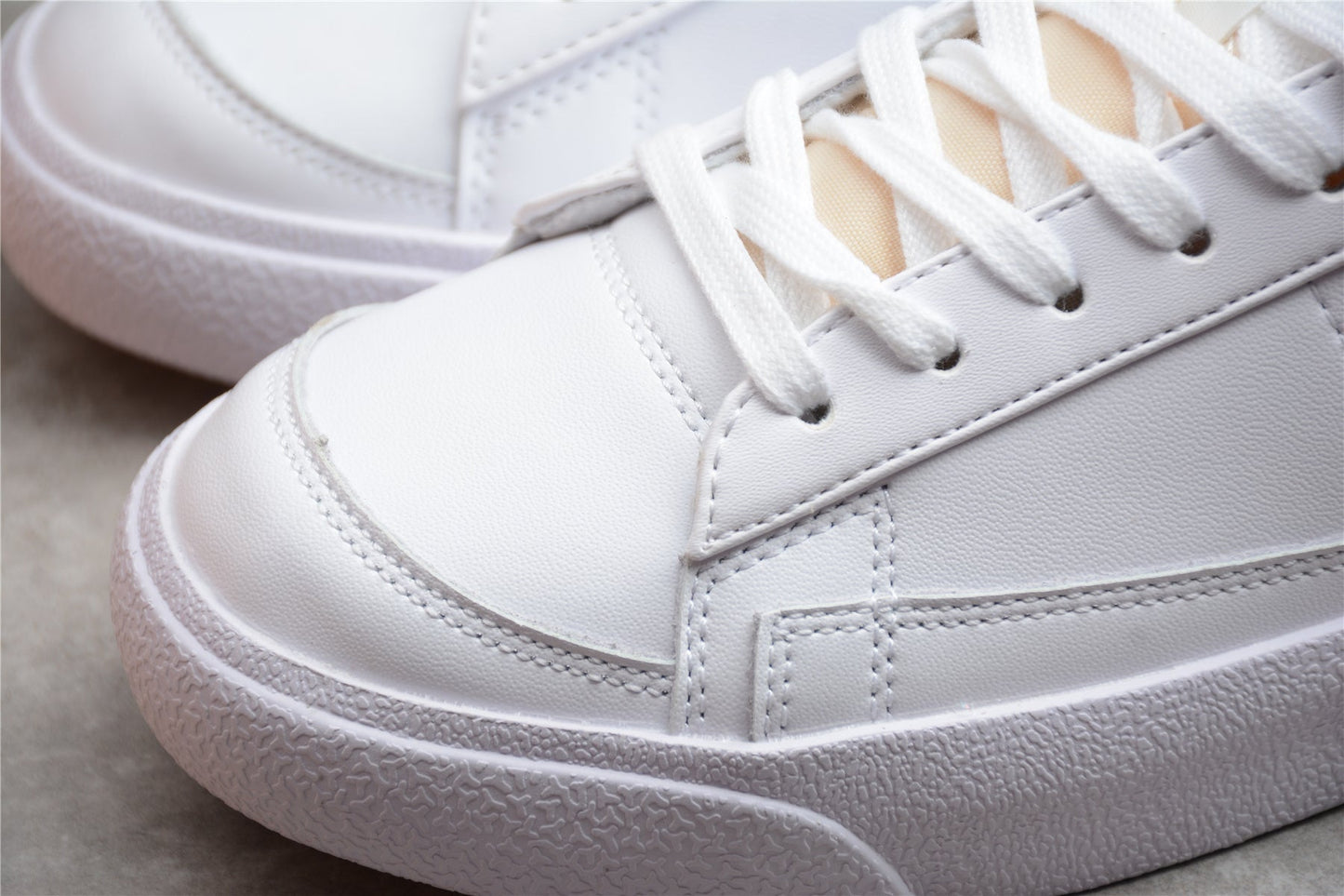 Fabrika Supply Blazer low '77 White | sapatilhas Sole Rua