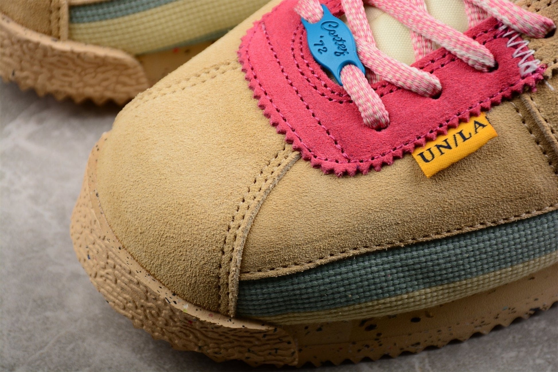 Fabrika Supply Cortez x Union LA Beige / Red / Olive Green | sapatilhas Sole Rua