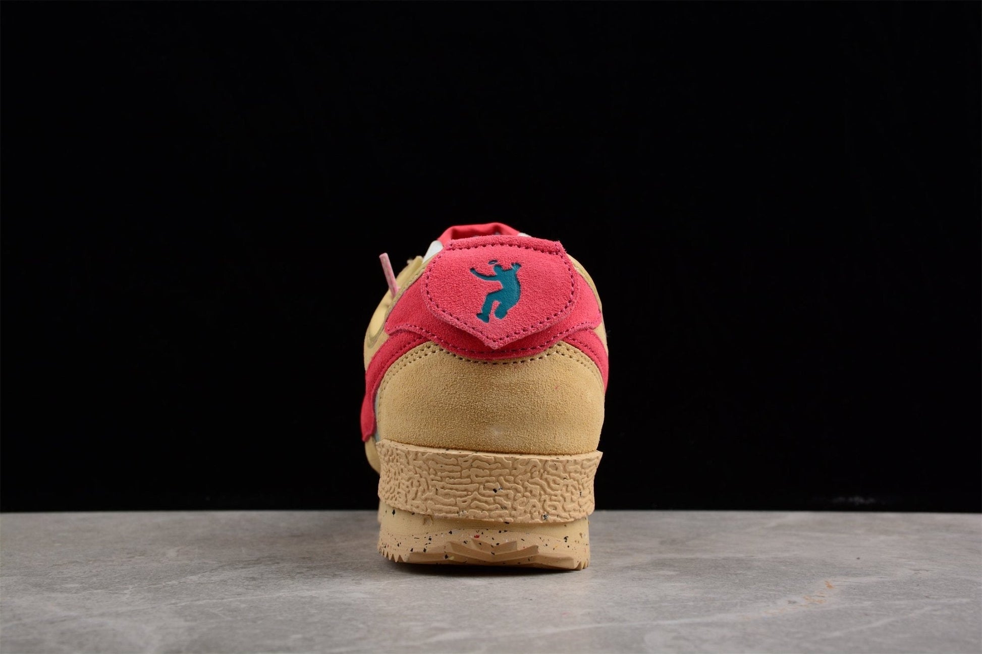 Fabrika Supply Cortez x Union LA Beige / Red / Olive Green | sapatilhas Sole Rua