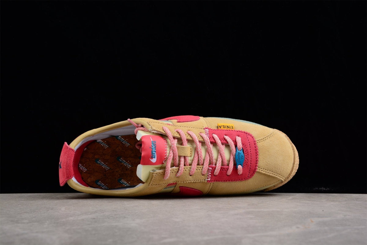 Fabrika Supply Cortez x Union LA Beige / Red / Olive Green | sapatilhas Sole Rua