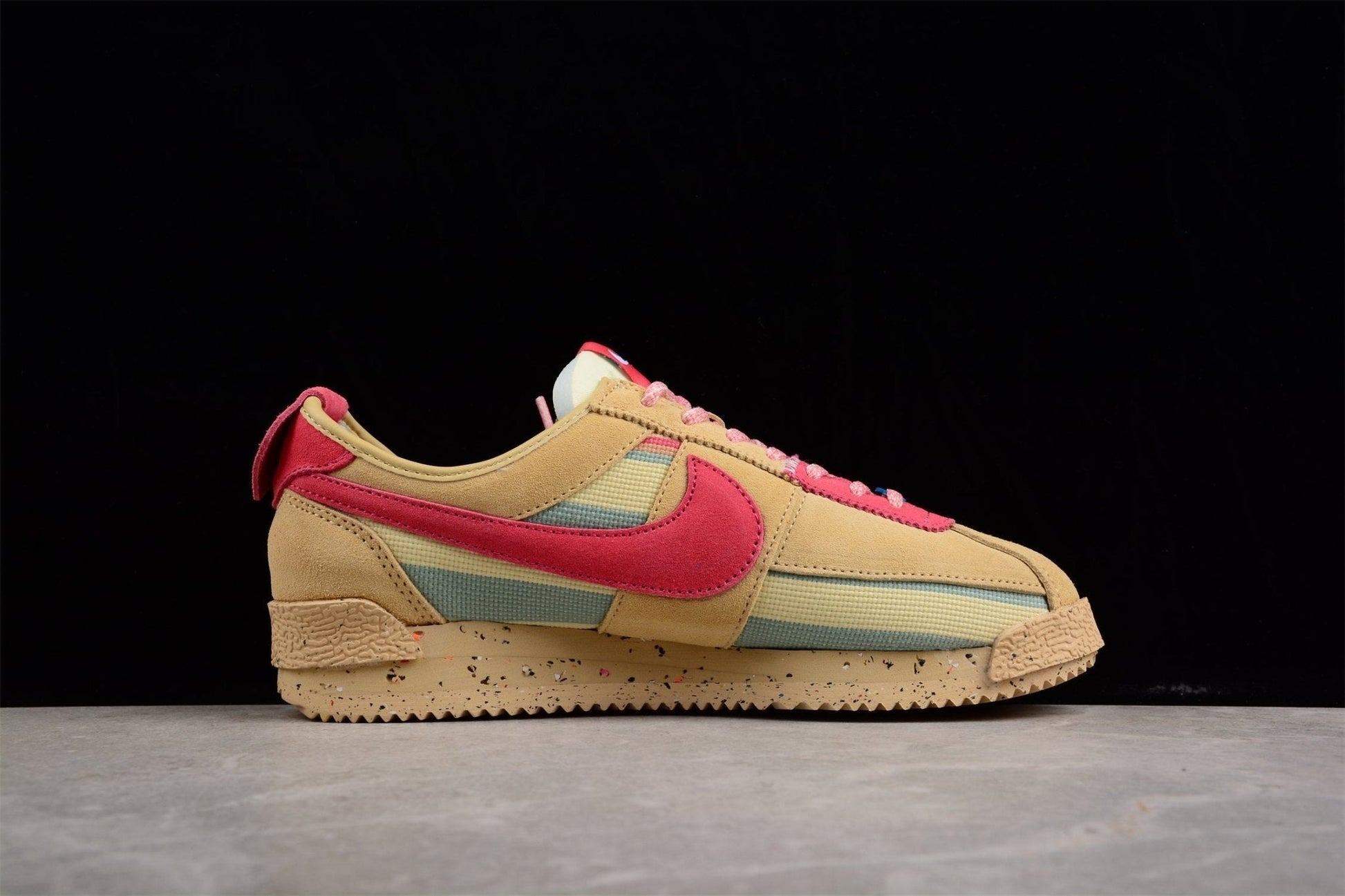 Fabrika Supply Cortez x Union LA Beige / Red / Olive Green | sapatilhas Sole Rua
