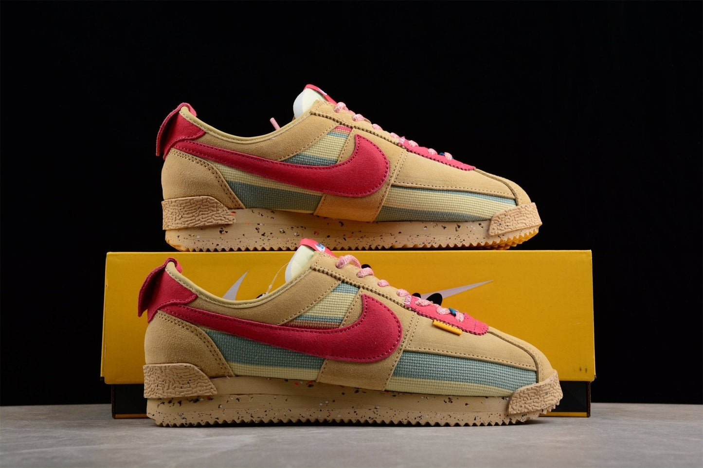 Fabrika Supply Cortez x Union LA Beige / Red / Olive Green | sapatilhas Sole Rua