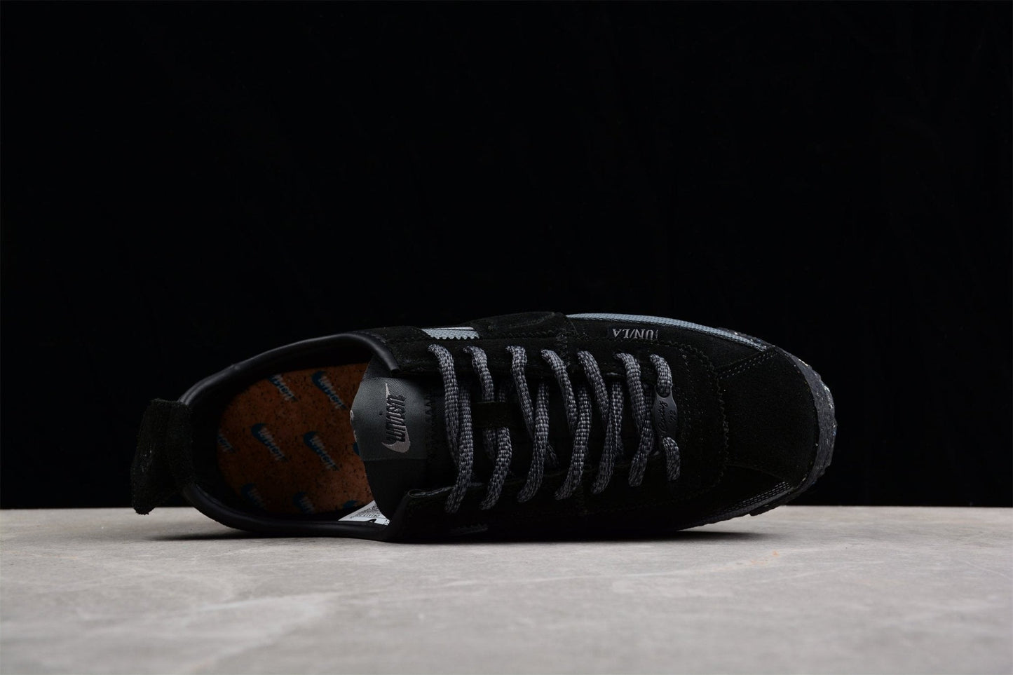Essenza Rosa Cortez x Union LA Black / Grey | sapatilhas Sole Rua