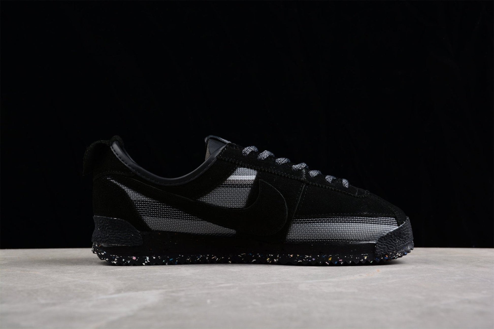 Essenza Rosa Cortez x Union LA Black / Grey | sapatilhas Sole Rua