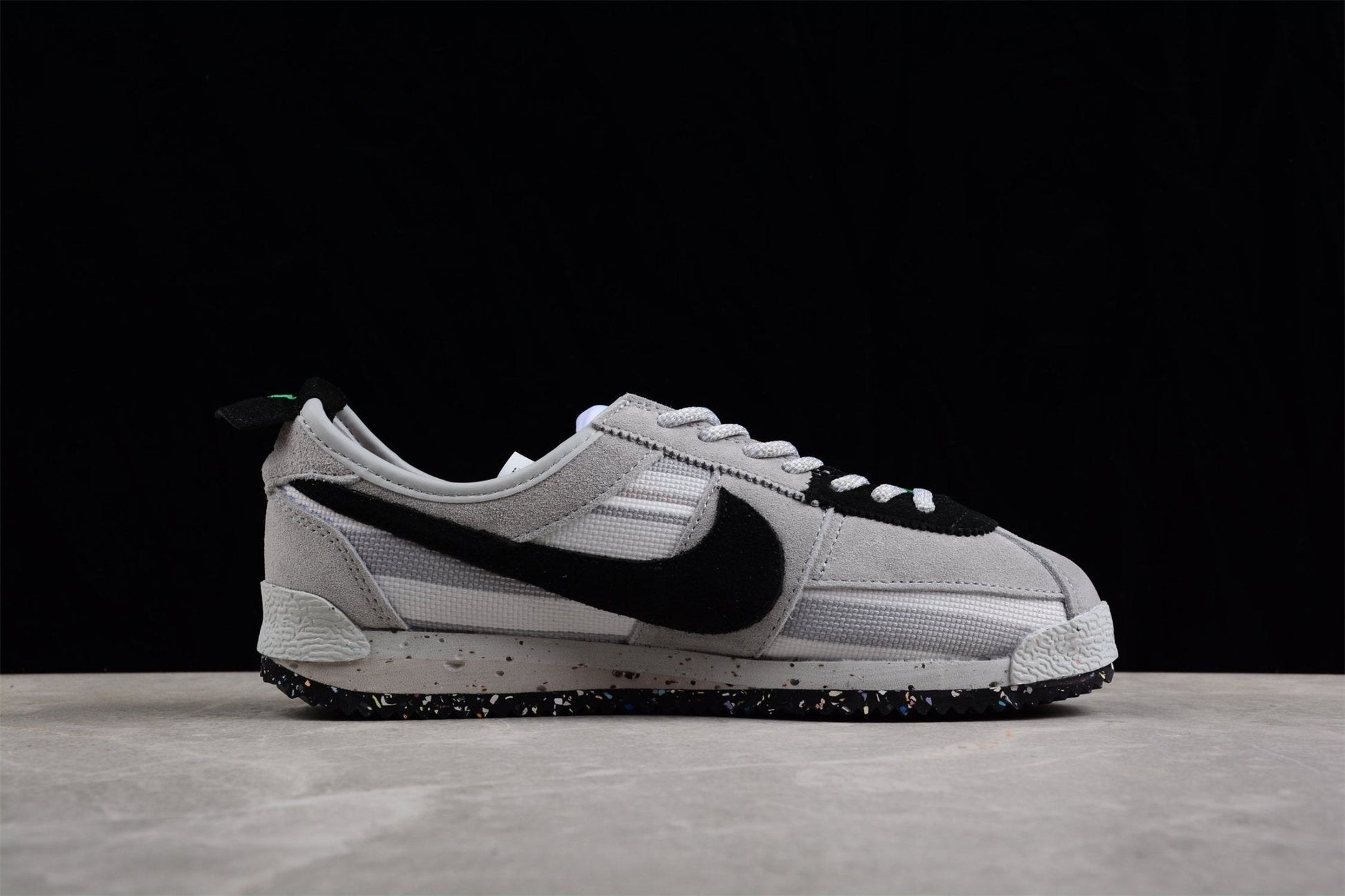 Essenza Rosa Cortez x Union LA Grey / Black | sapatilhas Sole Rua
