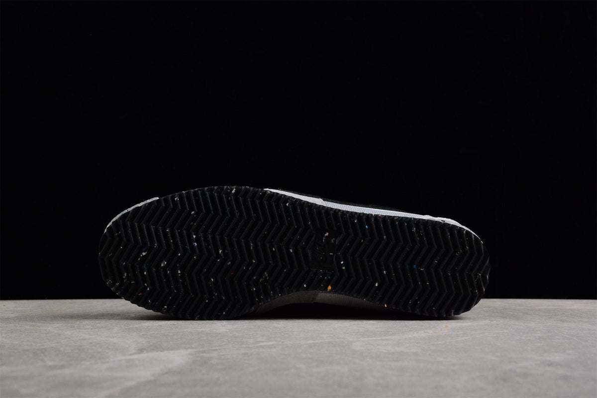 Essenza Rosa Cortez x Union LA Grey / Black | sapatilhas Sole Rua