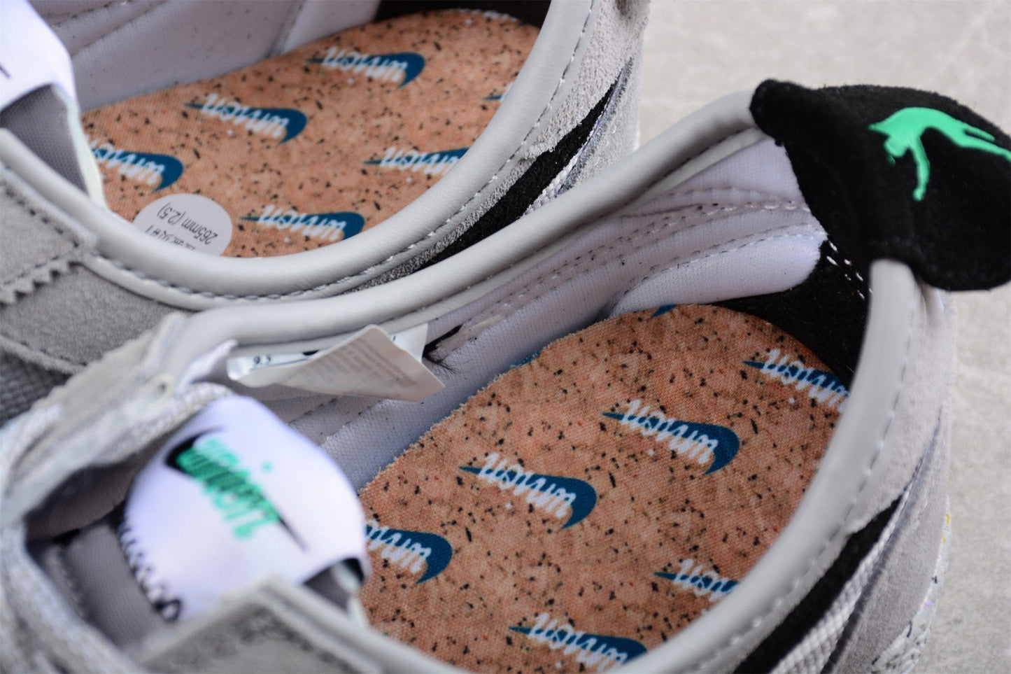 Essenza Rosa Cortez x Union LA Grey / Black | sapatilhas Sole Rua
