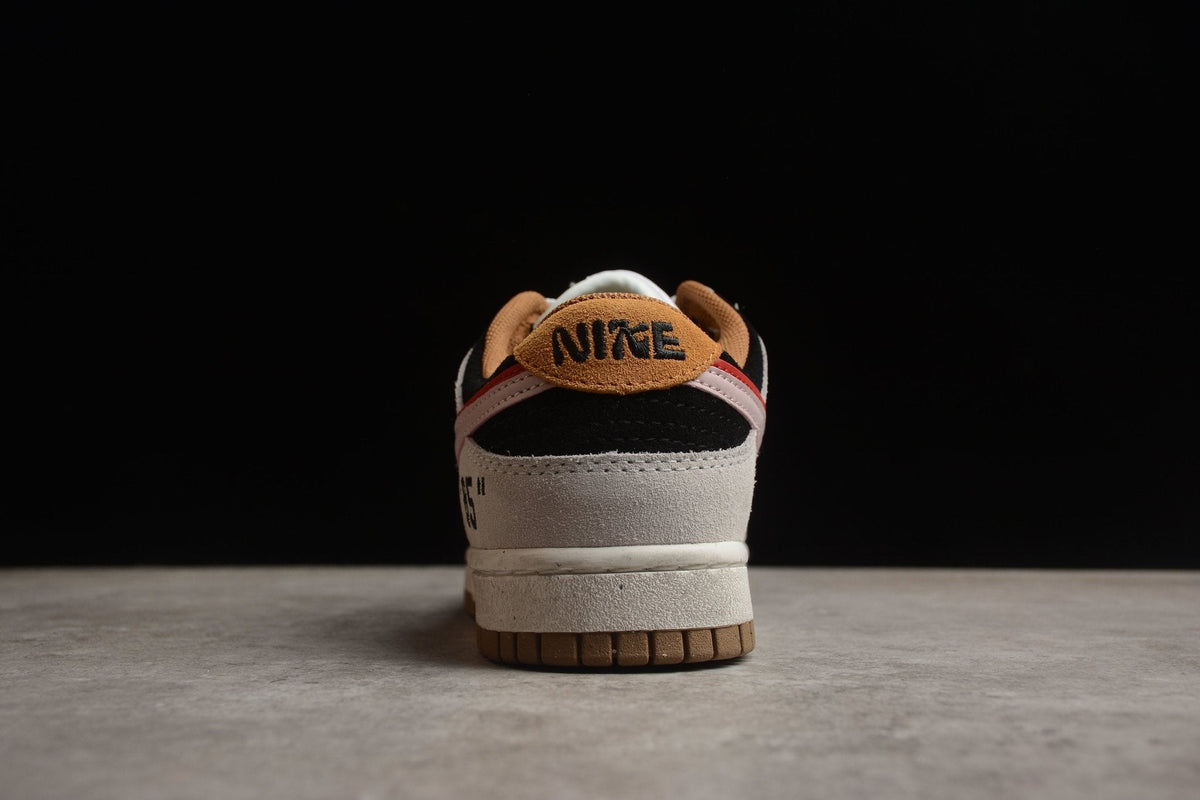 Essenza Rosa Dunk Low “85” Grey / Black / Red | sapatilhas Sole Rua
