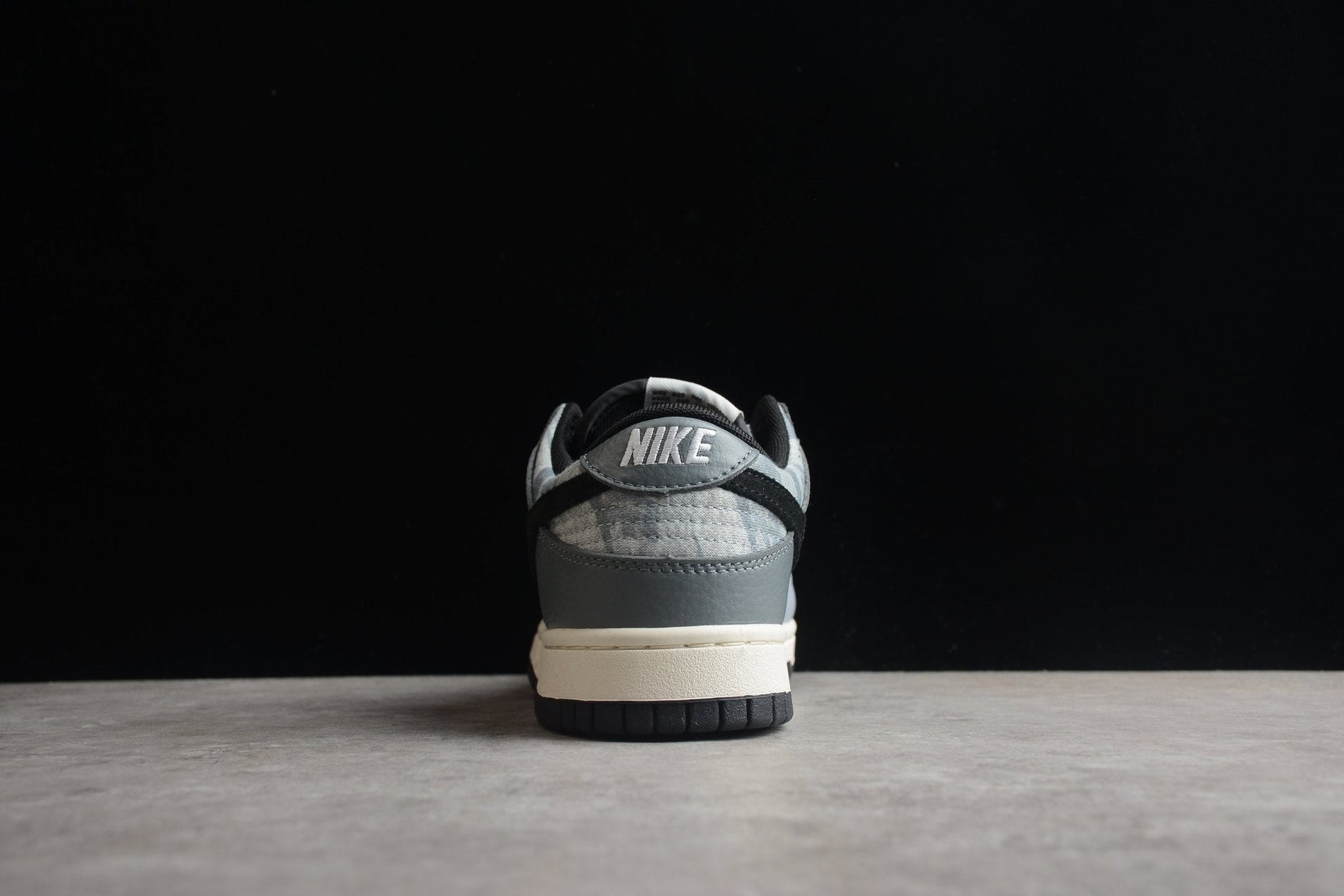Essenza Rosa Dunk Low Grey / Off Noir | sapatilhas Sole Rua