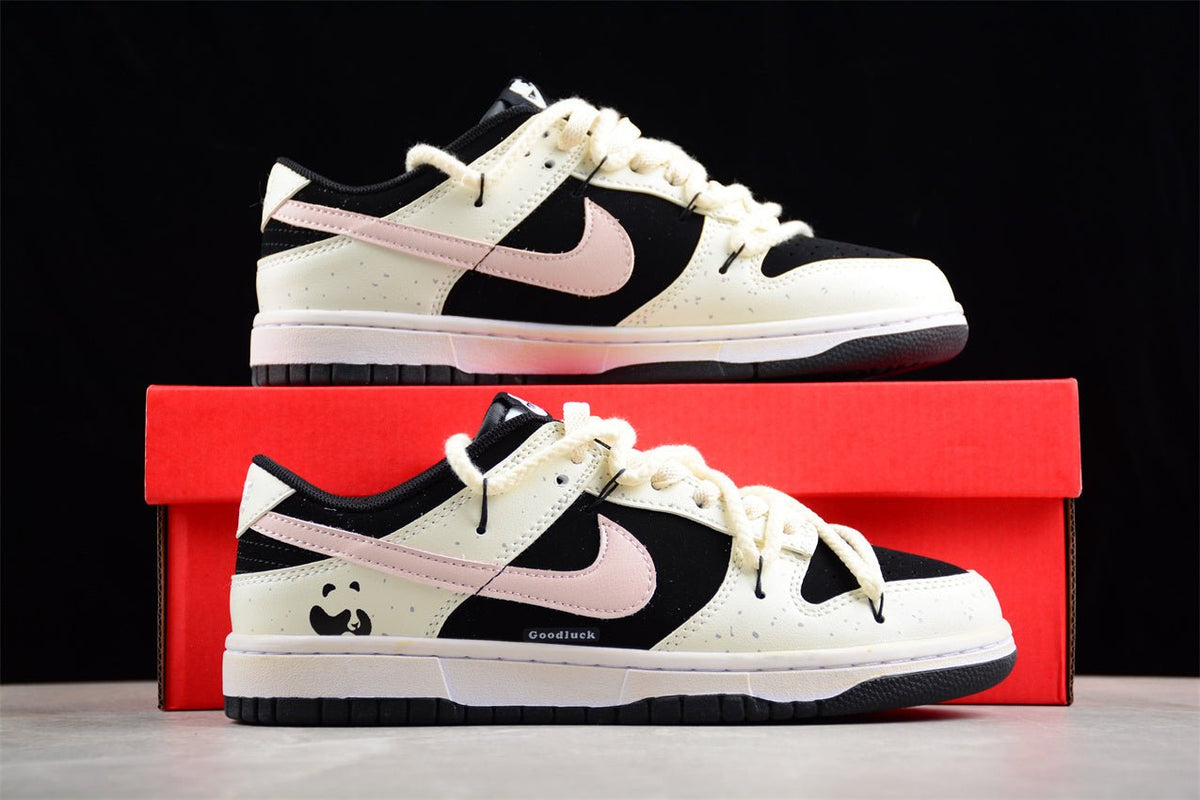 Essenza Rosa Dunk Low Light Bone / Black / Pink | sapatilhas Sole Rua