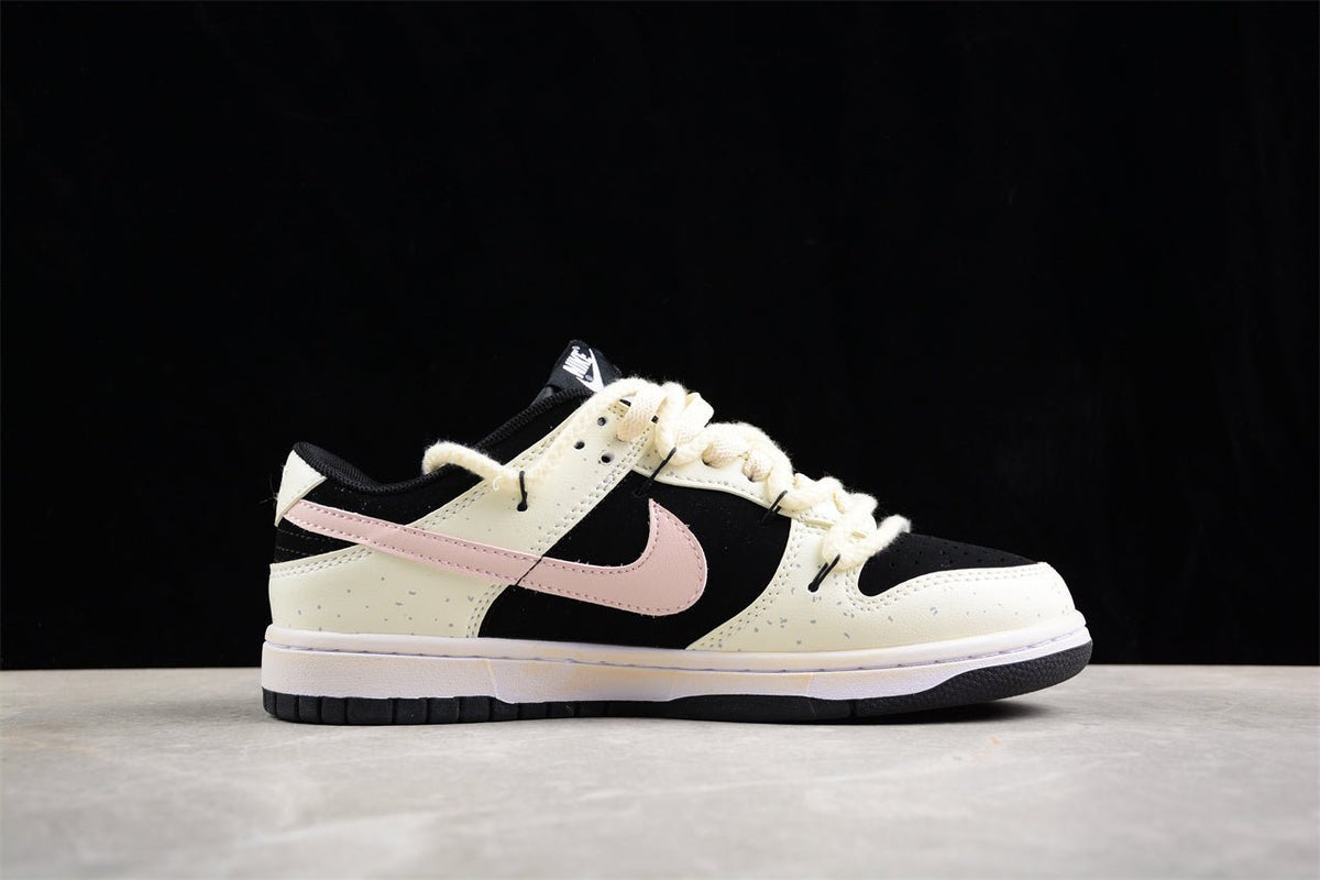 Essenza Rosa Dunk Low Light Bone / Black / Pink | sapatilhas Sole Rua