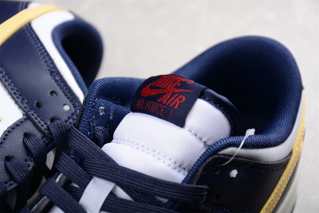 Essenza Rosa Dunk Low Navy / White / Yellow | sapatilhas Sole Rua
