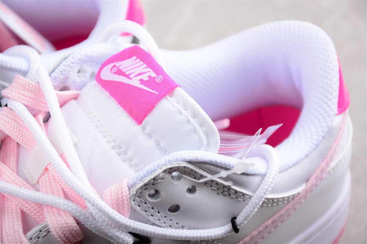 Essenza Rosa Dunk Low White / Pink / Black | sapatilhas Sole Rua