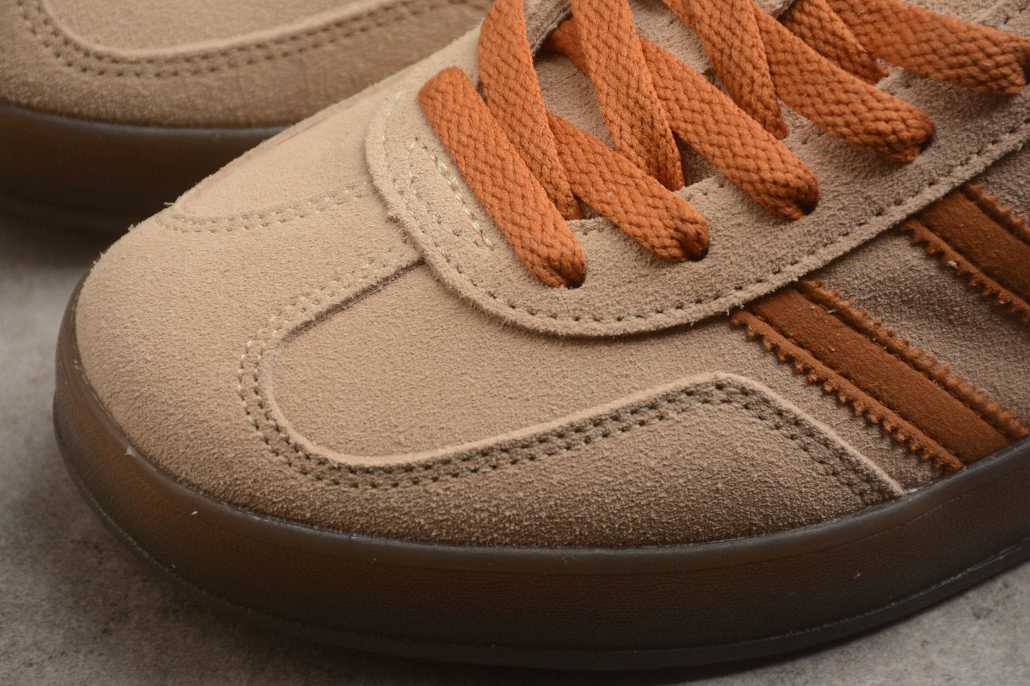 Essenza Rosa Gazelle Beige / Brown | sapatilhas Sole Rua
