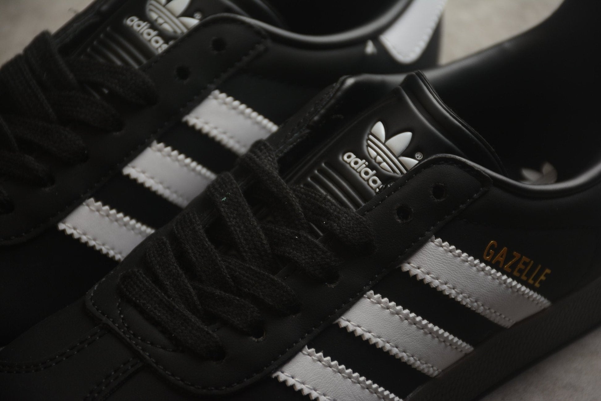 Fabrika Supply Gazelle Black / White | sapatilhas Sole Rua