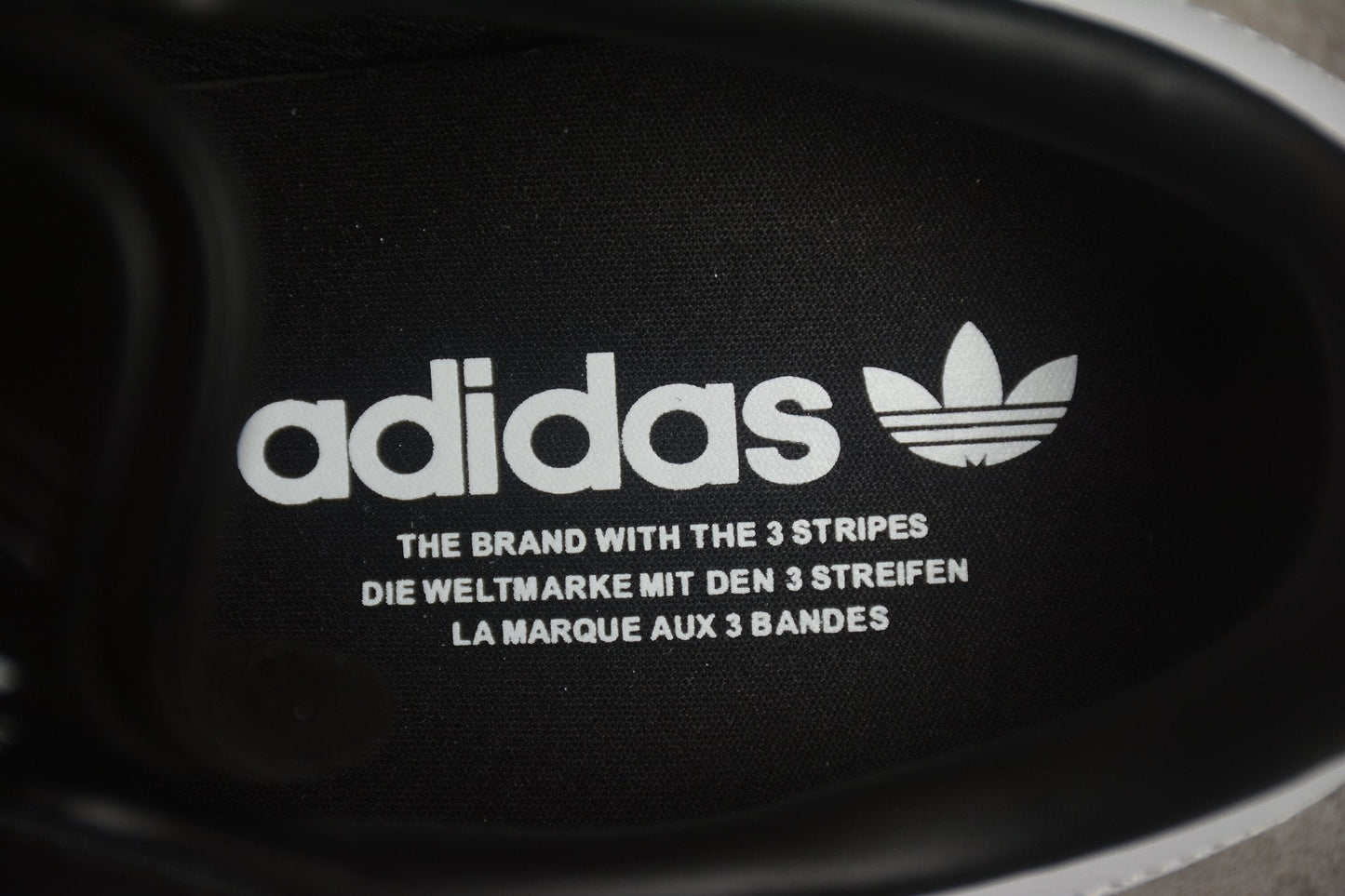 Fabrika Supply Gazelle Black / White | sapatilhas Sole Rua