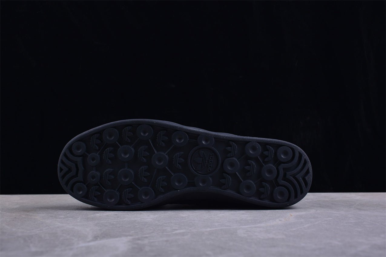 Fabrika Supply Gazelle Glossy Black | sapatilhas Sole Rua