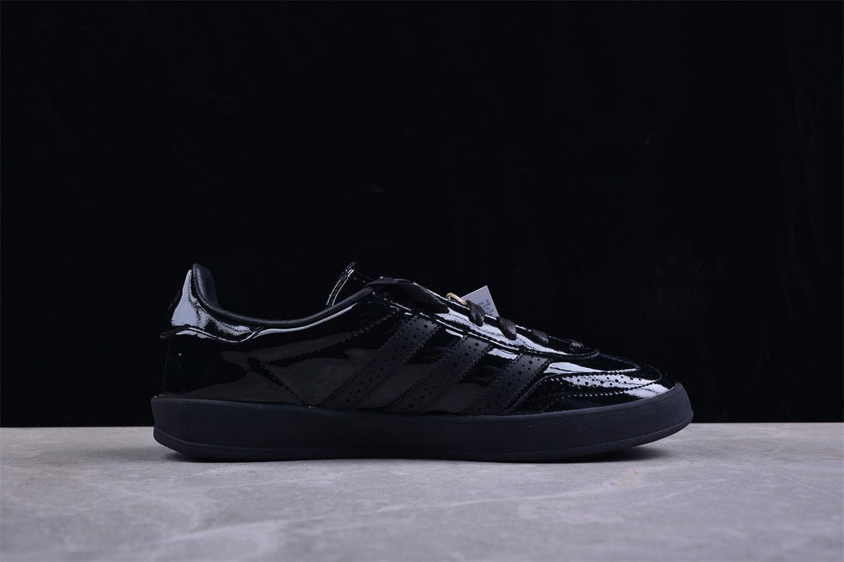 Fabrika Supply Gazelle Glossy Black | sapatilhas Sole Rua