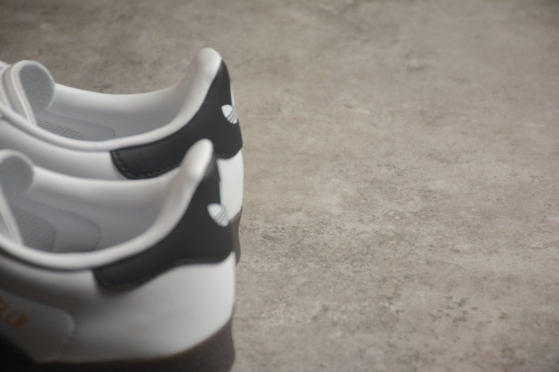 Fabrika Supply Gazelle White / Black | sapatilhas Sole Rua