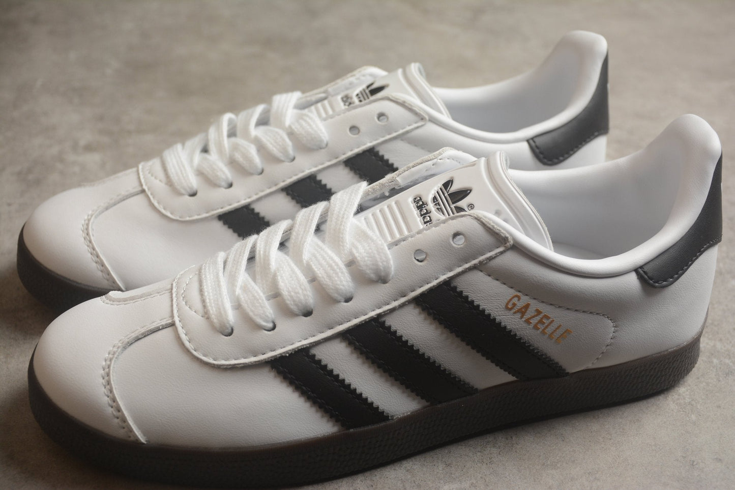 Fabrika Supply Gazelle White / Black | sapatilhas Sole Rua