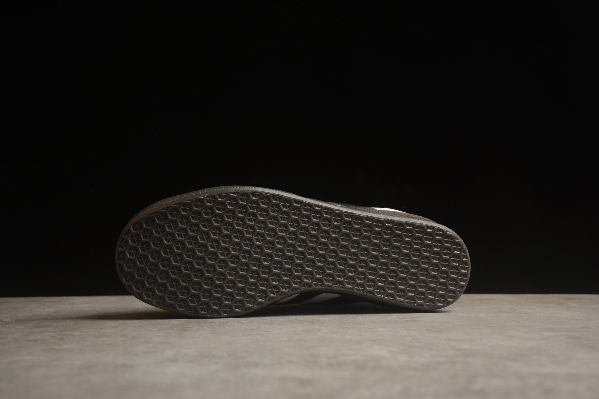 Fabrika Supply Gazelle White / Black | sapatilhas Sole Rua