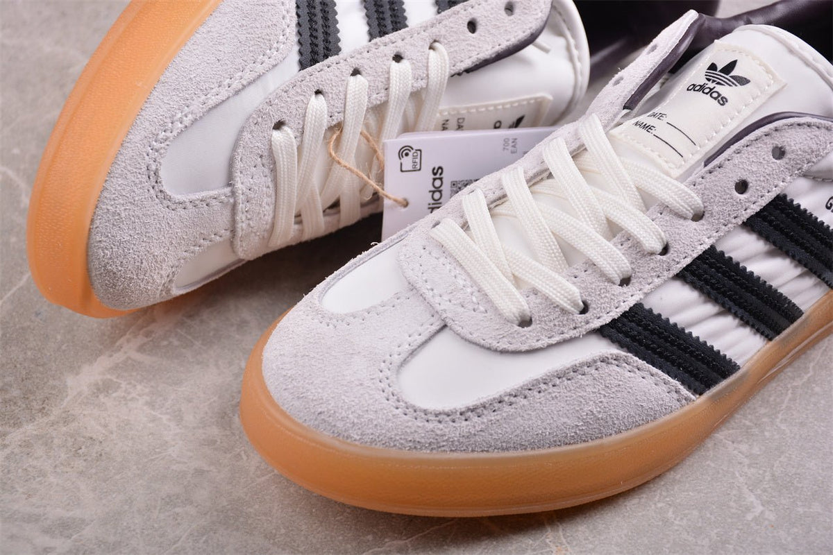 Fabrika Supply Gazelle White / Black | sapatilhas Sole Rua