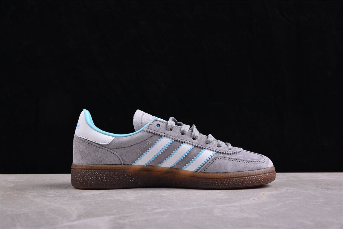 Fabrika Supply Handball Spezial Medium Grey / Light Sky Blue / White | sapatilhas Sole Rua