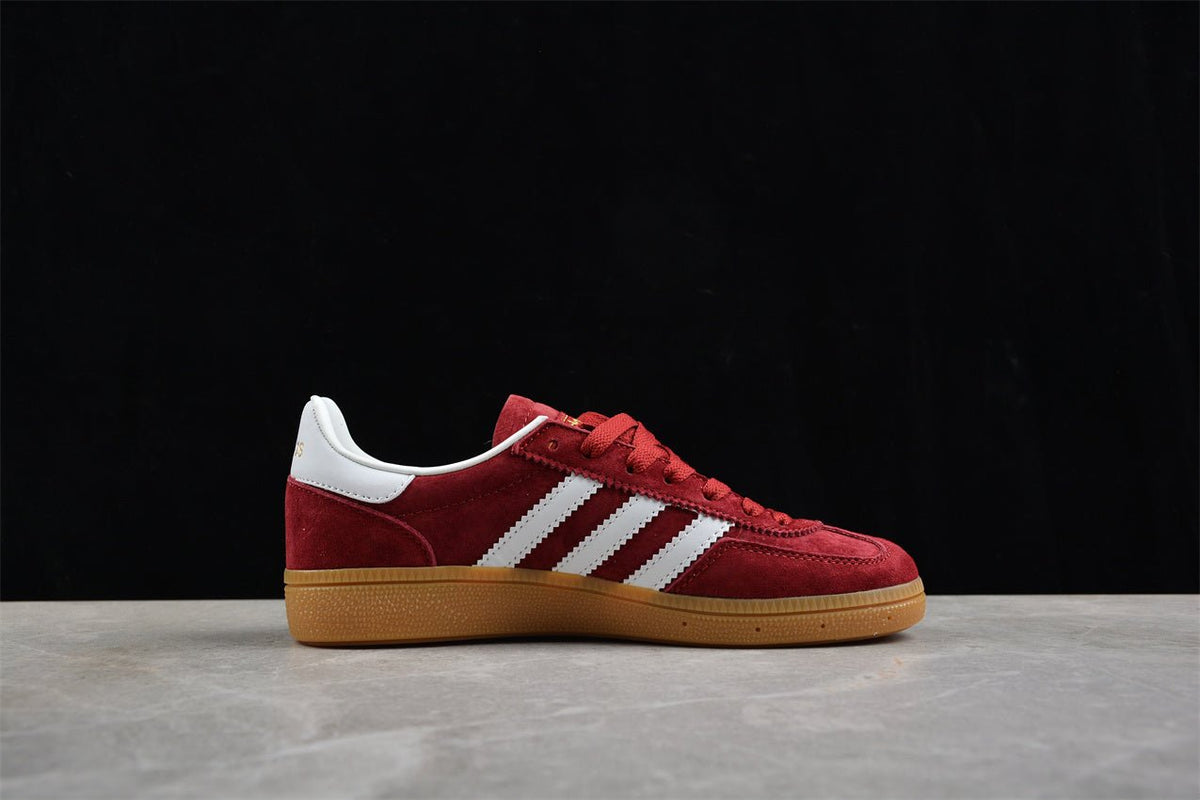 Fabrika Supply Handball Spezial Red / Cloud White / Gold Metallic | sapatilhas Sole Rua