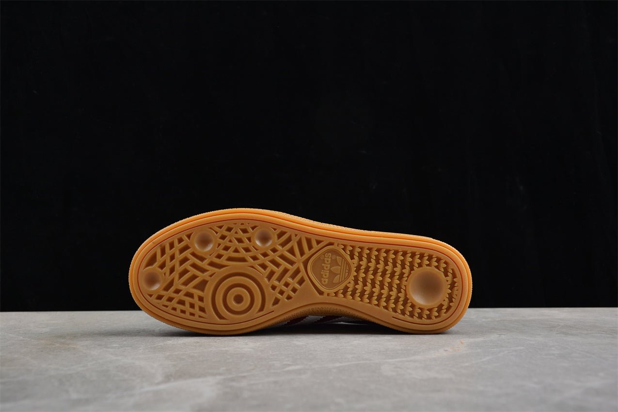 Fabrika Supply Handball Spezial Red / Cloud White / Gold Metallic | sapatilhas Sole Rua