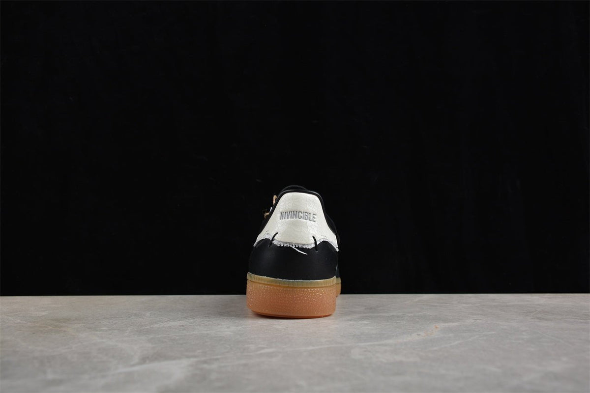 Fabrika Supply INVINCIBLE x Handball Spezial Black / White | sapatilhas Sole Rua