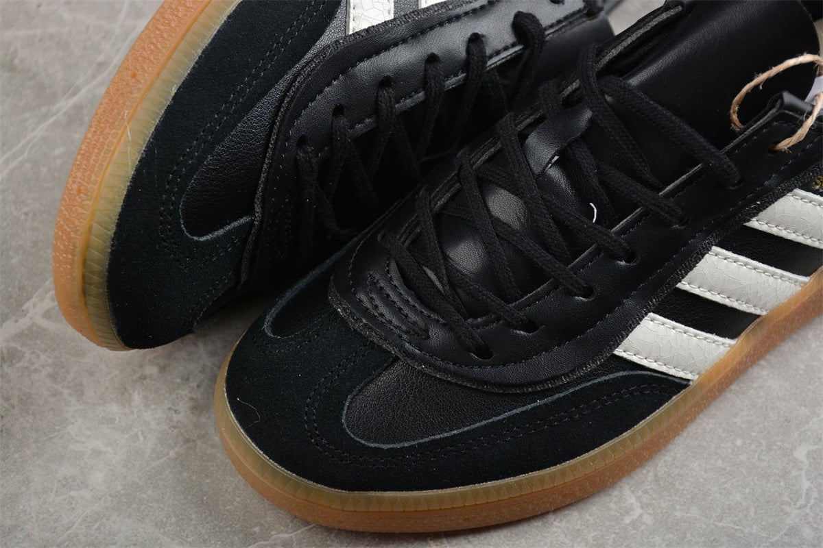 Fabrika Supply INVINCIBLE x Handball Spezial Black / White | sapatilhas Sole Rua