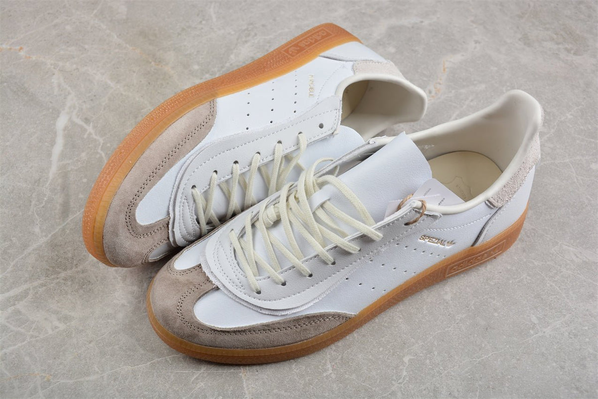 Fabrika Supply INVINCIBLE x Handball Spezial White / Light Beige | sapatilhas Sole Rua