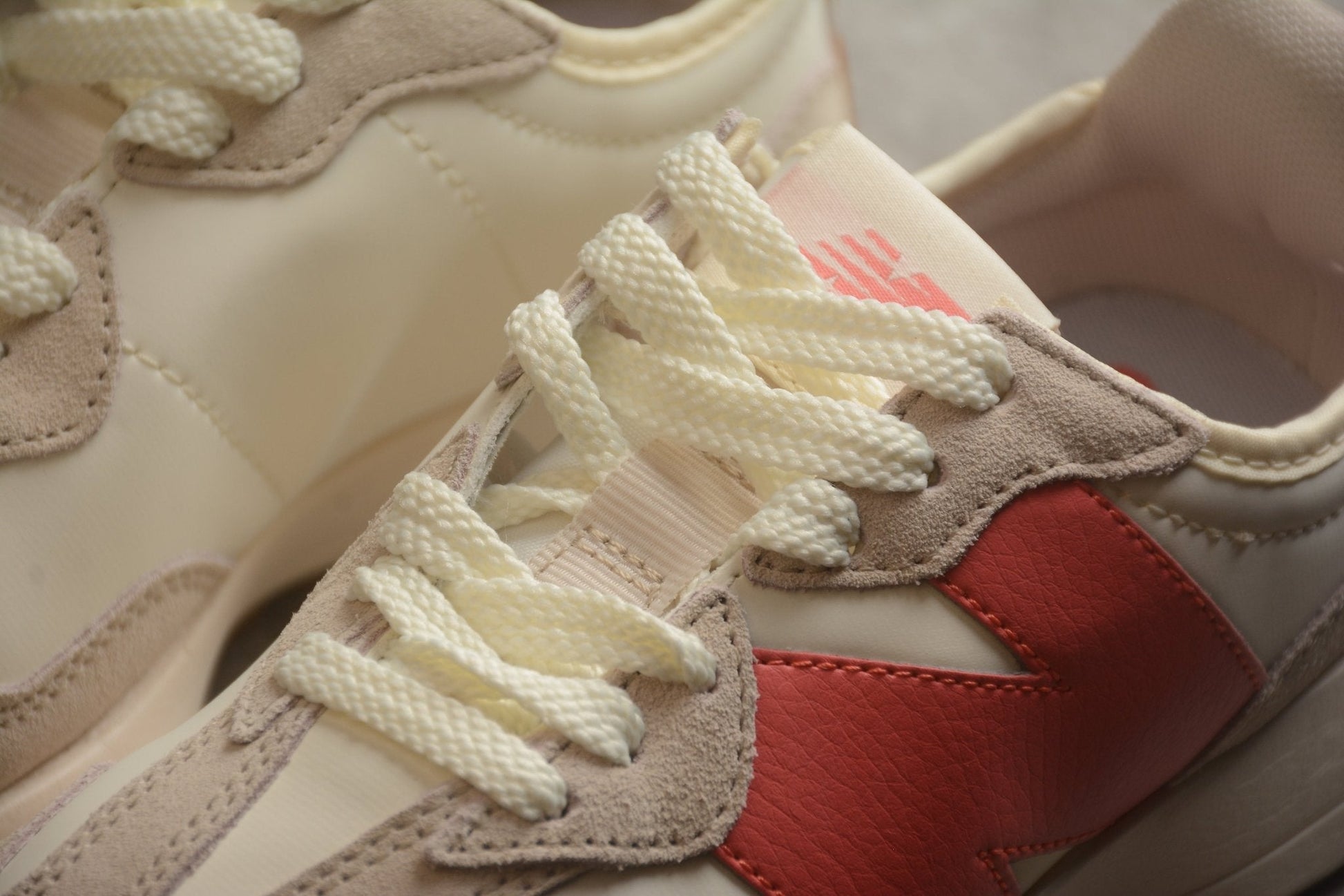 Essenza Rosa NB 327 Beige / Coral Red | sapatilhas Sole Rua