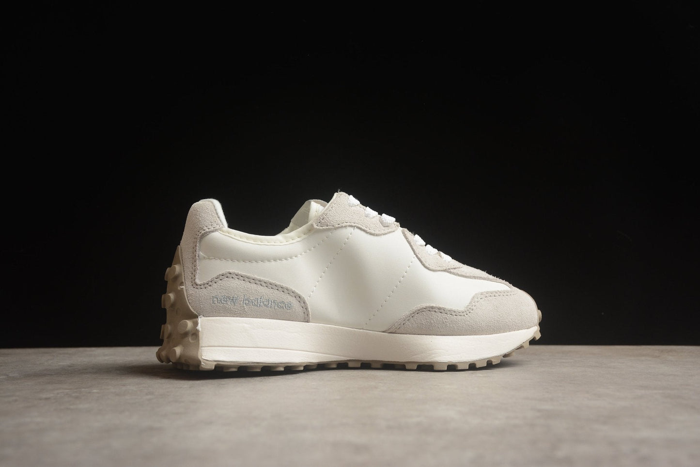 Essenza Rosa NB 327 White / Grey | sapatilhas Sole Rua