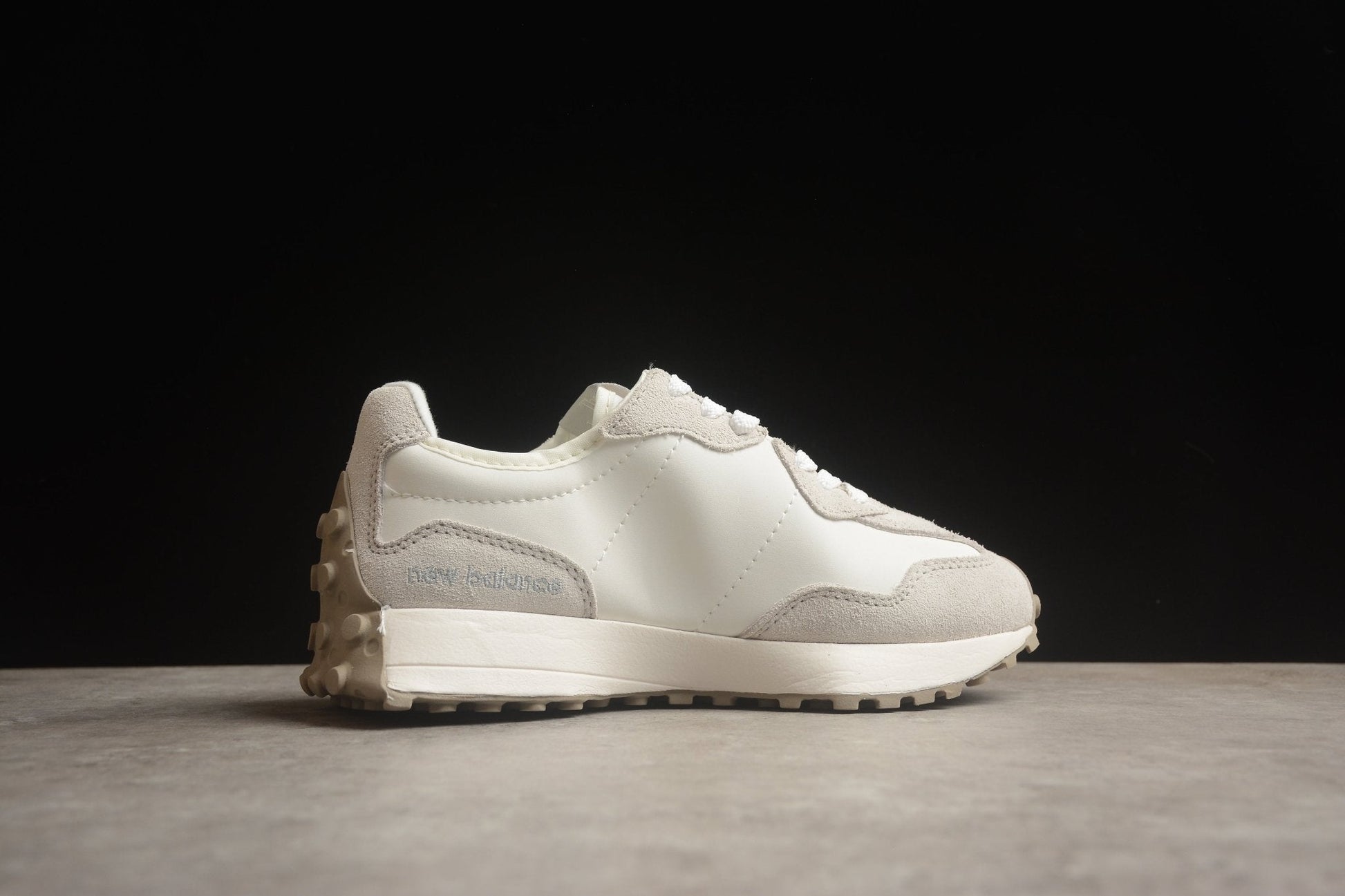 Essenza Rosa NB 327 White / Grey | sapatilhas Sole Rua
