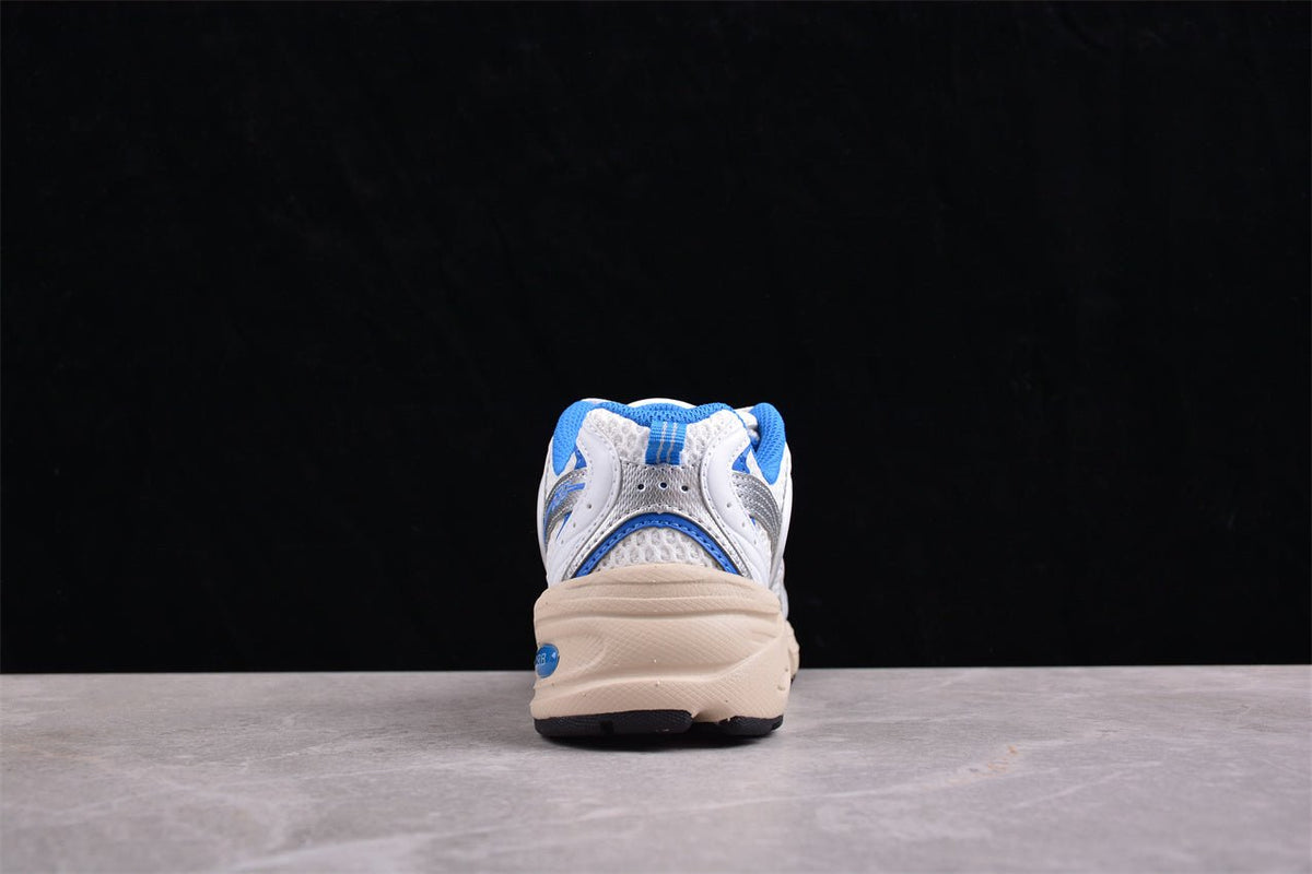 Essenza Rosa NB 530 White / Blue | sapatilhas Sole Rua
