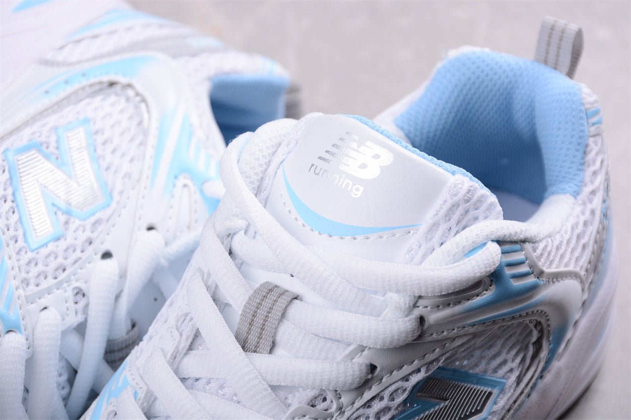Essenza Rosa NB 530 White / Light Blue | sapatilhas Sole Rua